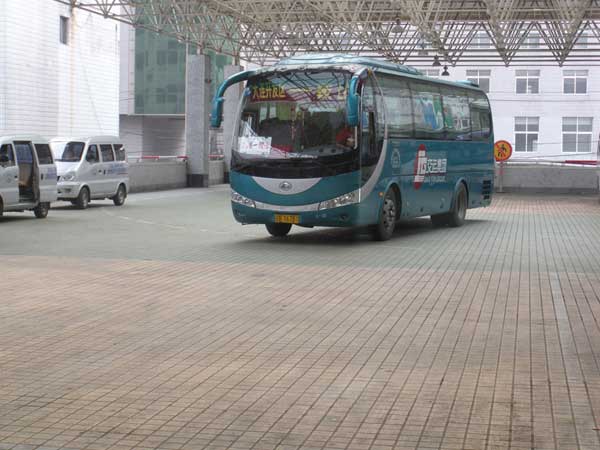 1594309050755330.jpg 深圳大巴租車