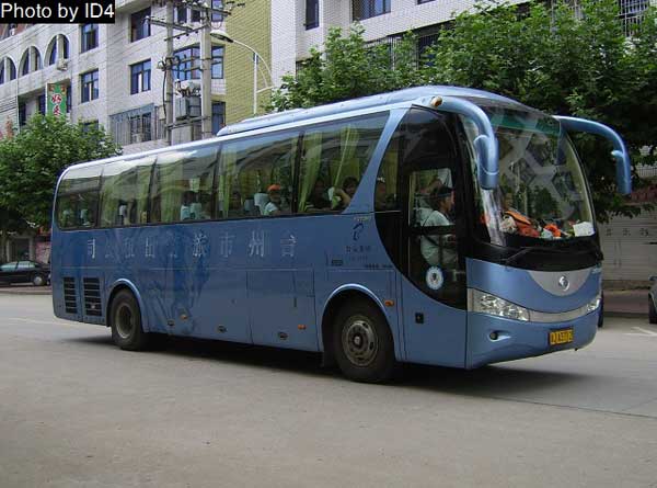 1594533765947610.jpg 企業(yè)班車