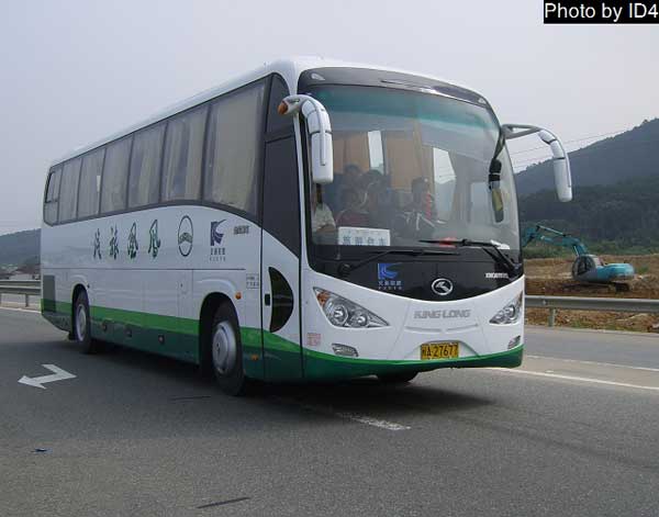 1594650593231080.jpg 員工接送班車