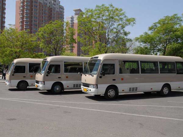 為什么開(kāi)通企業(yè)班車(chē)一定要選擇班車(chē)租賃的形式?